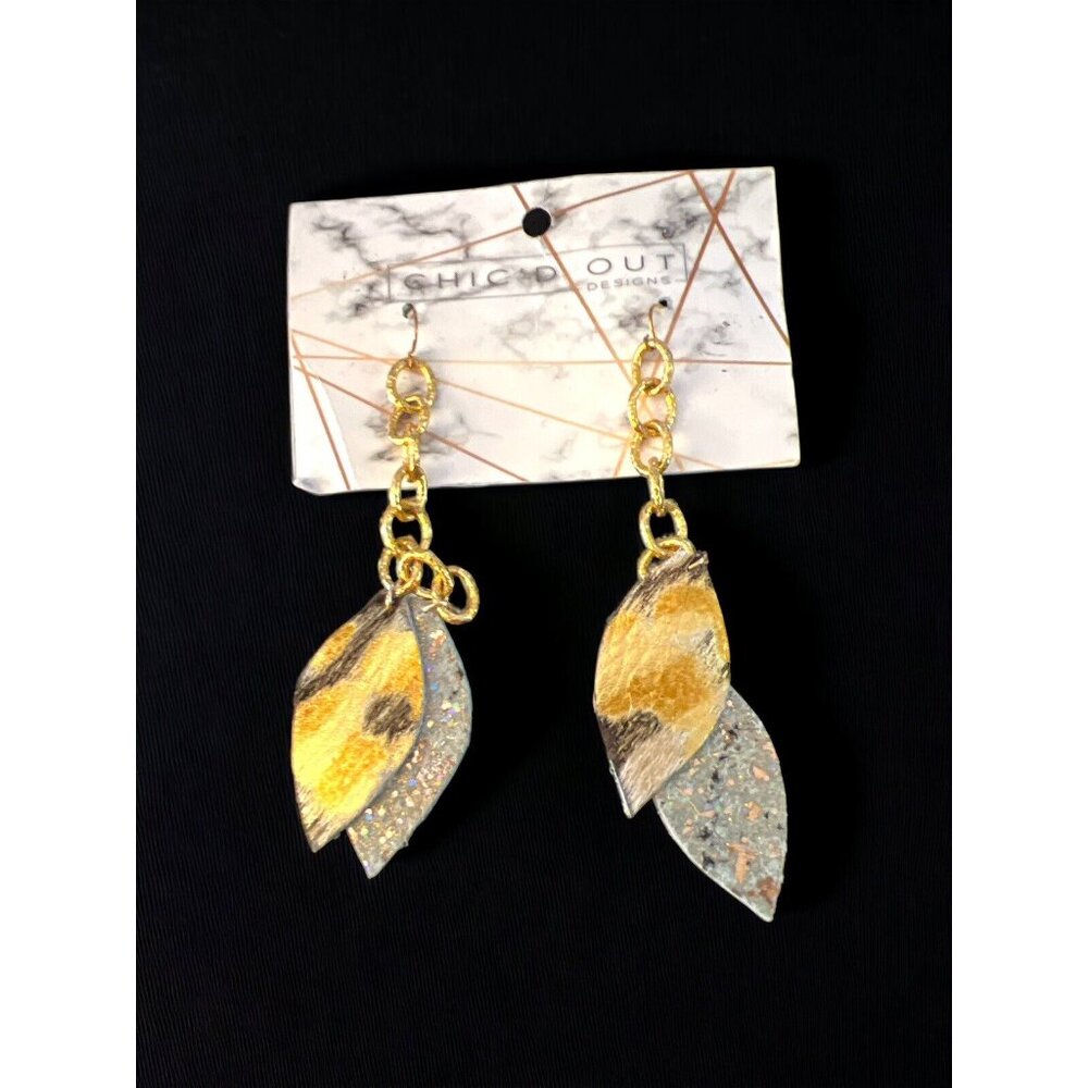 Chic D out Designs Gold Chain Dangle Earrings with Texturized Felt
